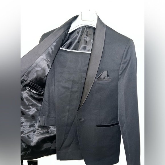 Tailored Black Tuxedo Suit for sale - Picture 3 of 7